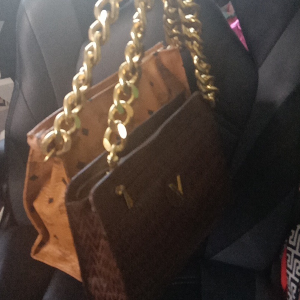 Chunky Gold Chain Strap - Picture 4 of 6